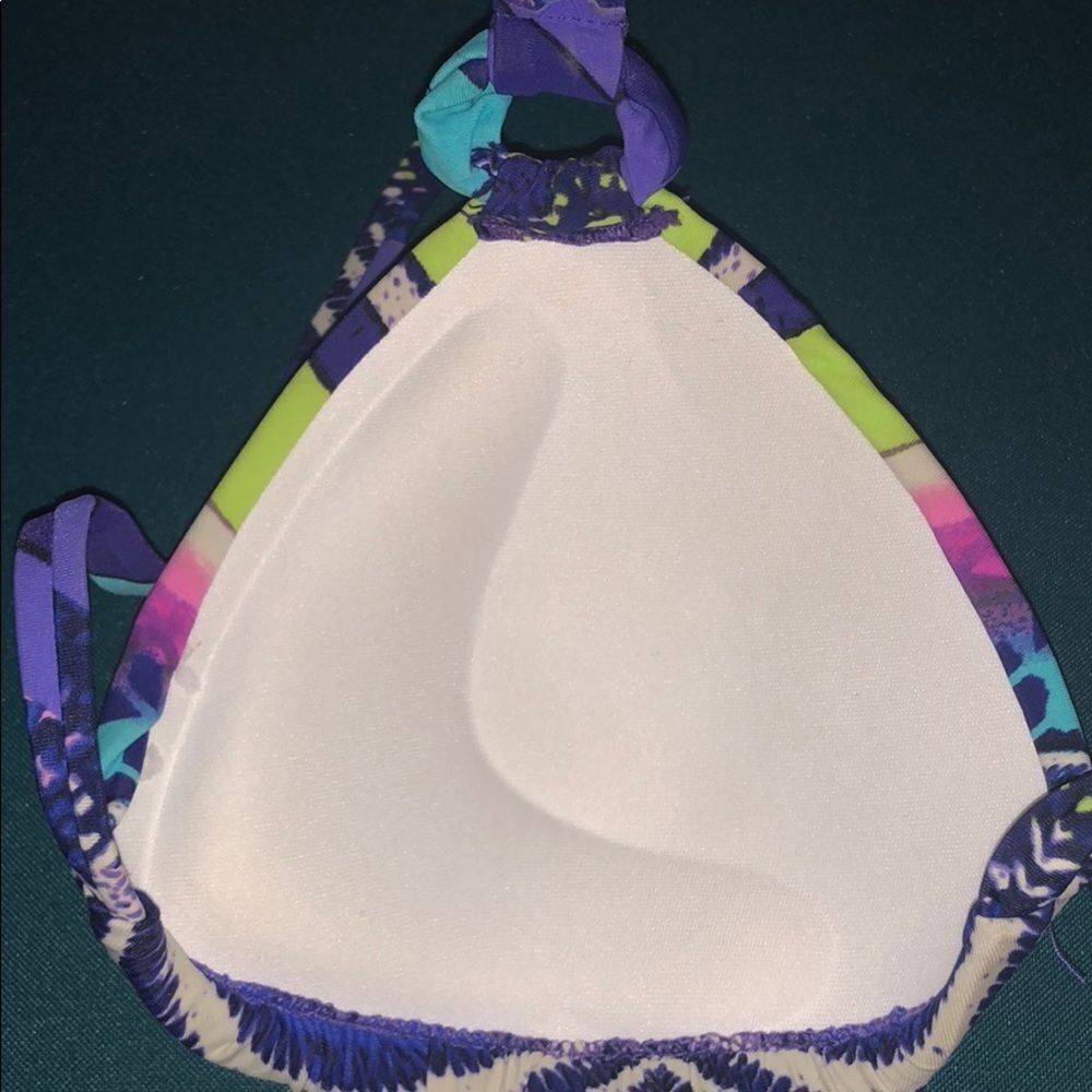 Radio Fiji Triangle Padded Bikini Top nwot - Picture 6 of 7